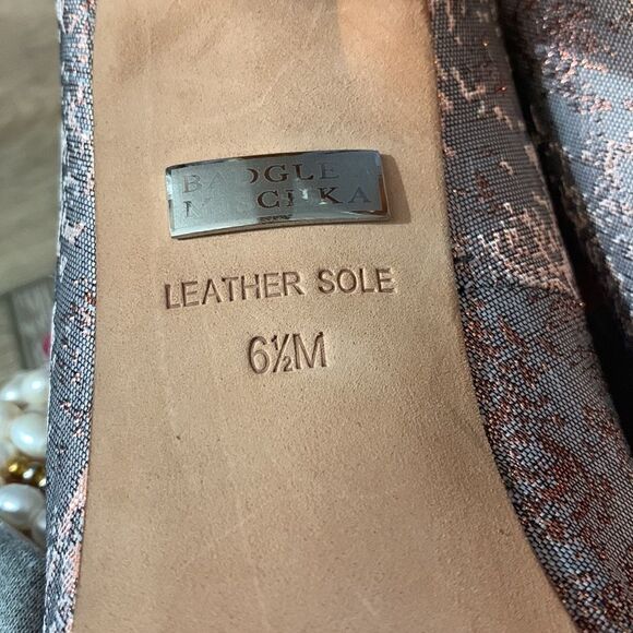 Badgley Mischka Macee Rose Bow Heel - Picture 6 of 8